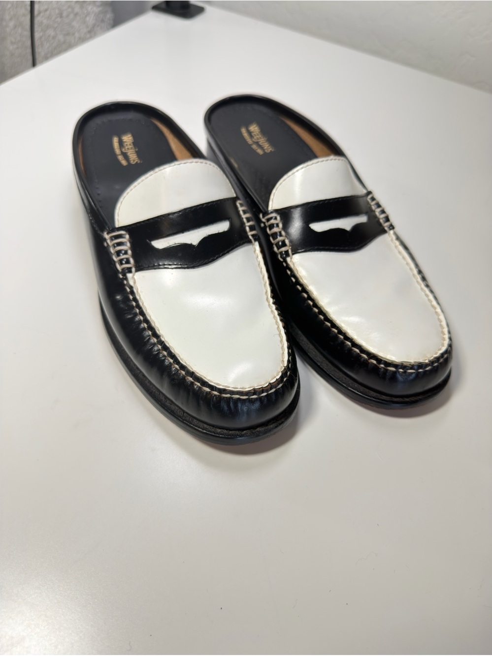 G.H. Bass & Co. Wynn mules 8.5